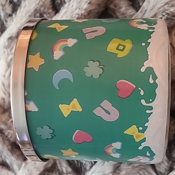 Goose Creek Marsh Mallow Happiness Candle - Picture 3 of 4